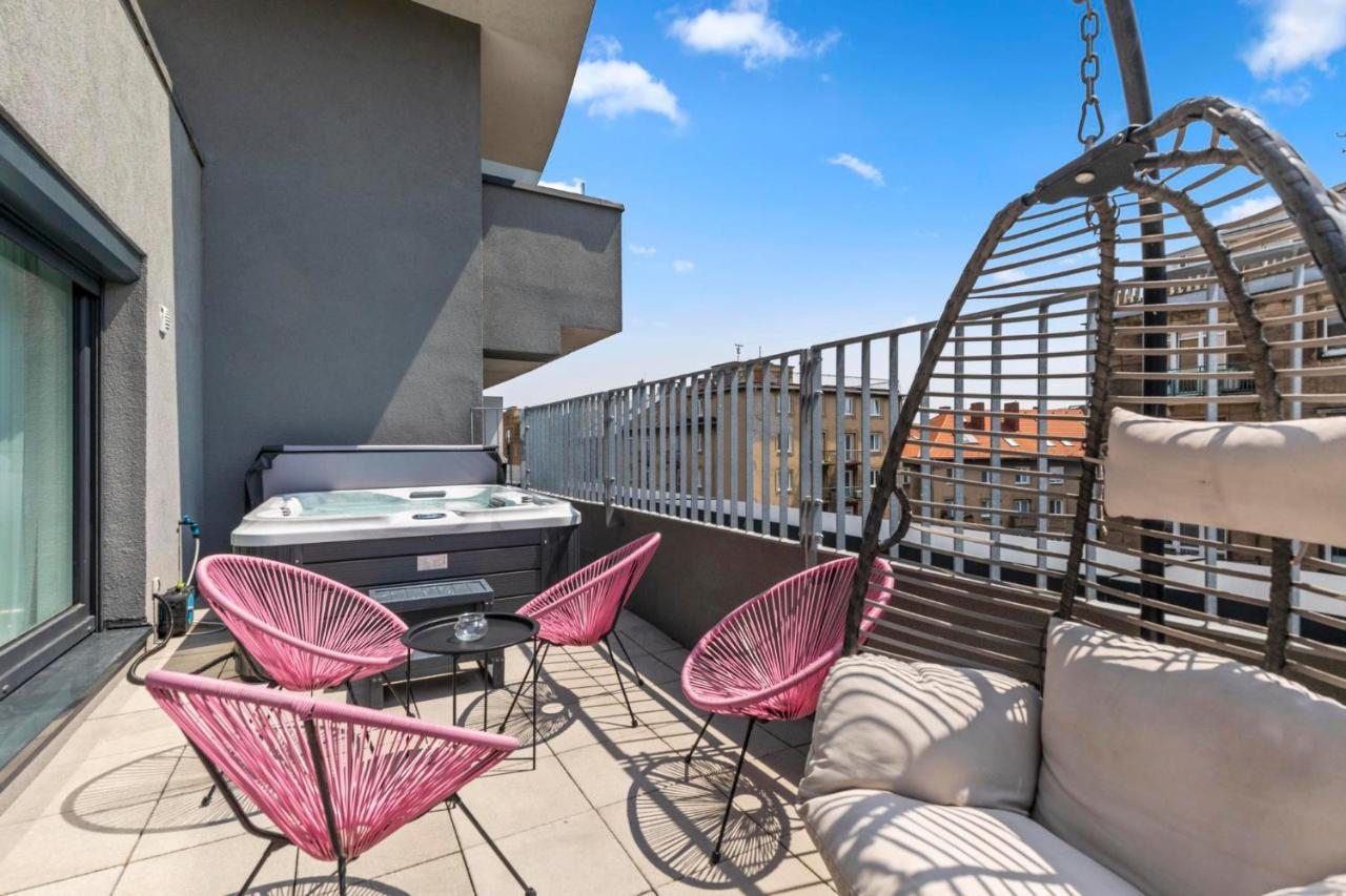 Lam Pink - Jacuzzi - Ac - Ps4 Apartment Bratislava Exterior photo